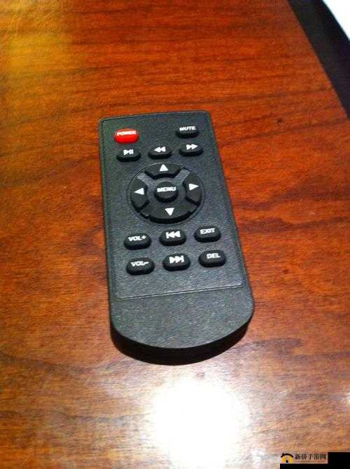 在教室捡到一个遥控器：它的主人在哪