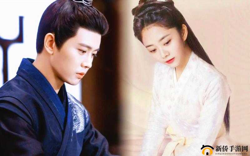 两瓣红莲今夜开一池碧水盼君浴：深情邀约之景