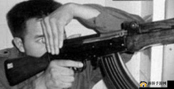 一杆长枪植入两扇门：背后的秘密