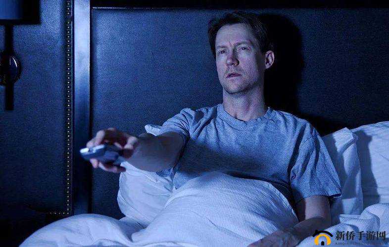 半夜适合偷偷看电视吗：是否影响健康