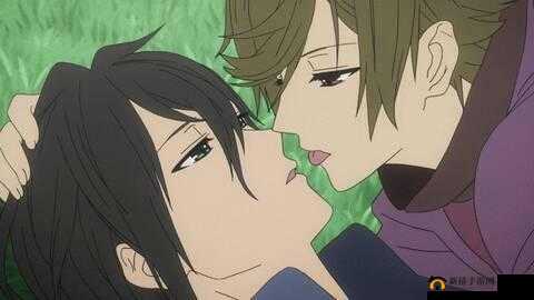 两个男生互相亲吻原声音没有音乐：震撼画面