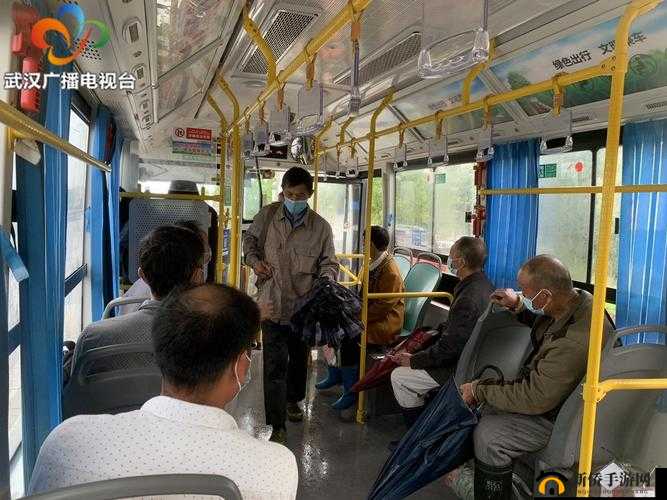 公交：乘客体验摇晃与惊险