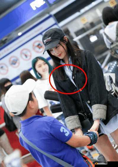 胸前两个大雪球跟着抖动怎么办：尴尬时刻如何应对