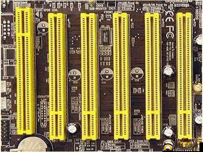 插槽 X8 插槽：扩展性能的关键组件