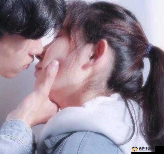 亲亲时手放何处的最佳位置探讨