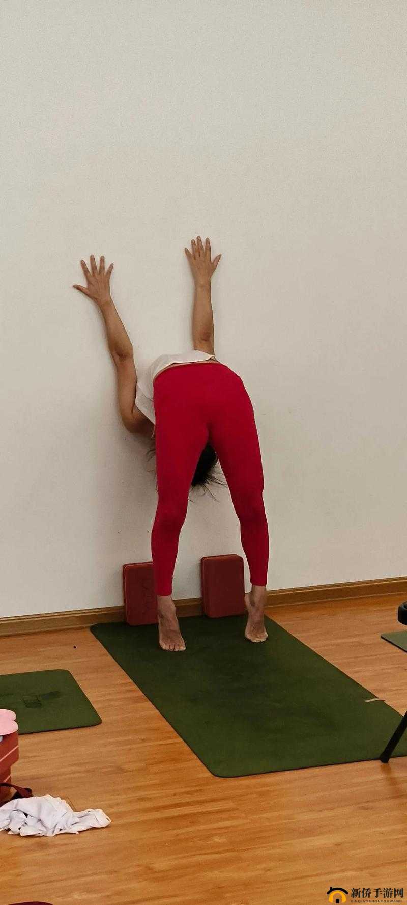 高难度 AJ 姿势：展现身体柔韧性与力量