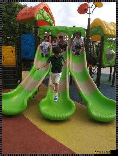 床上开火箭滑滑梯跷跷板：趣味活动大集合