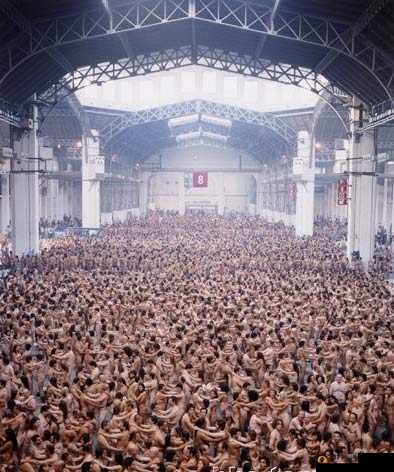 大胆人体艺术：探索艺术与美的边界