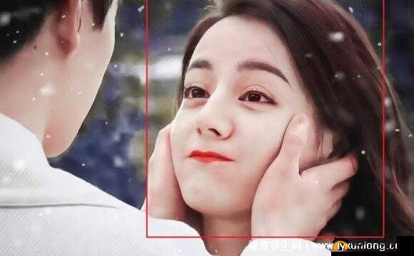 男生很突然地摸了我的脸一下：这是为何