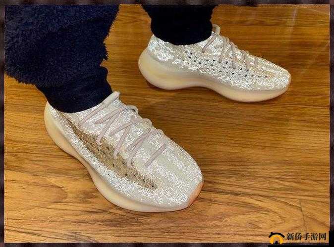 默契 yeezy380 蜜桃粉和白色：魅力双色之选