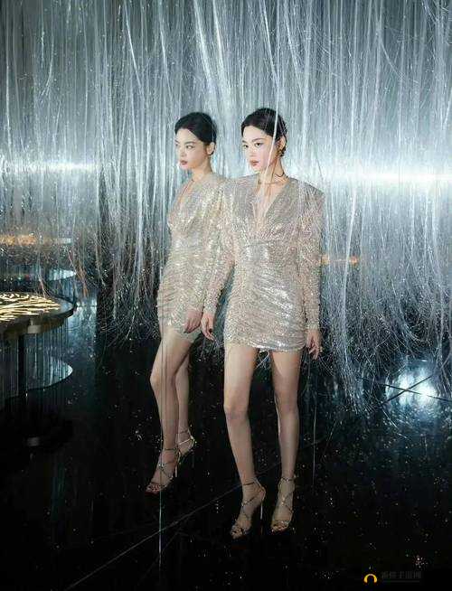 两扇红唇夹玉柱一道清泉：绝美画卷中的奇妙景观