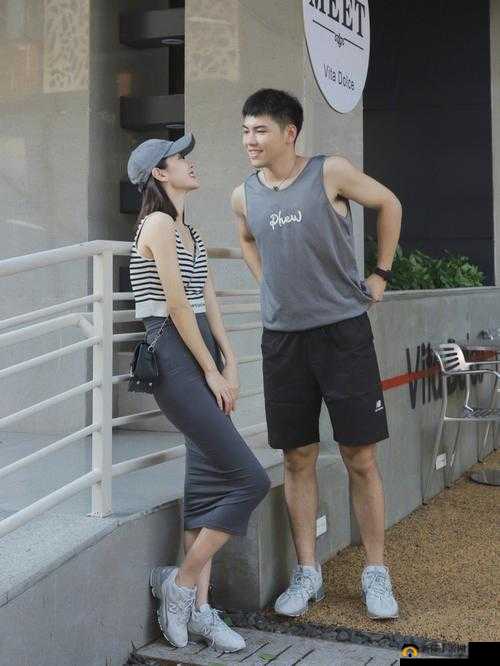 情侣晚上穿什么运动服：舒适与浪漫的完美结合