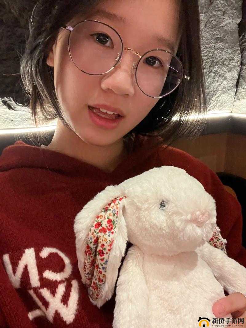 闺女 17 岁每天晚上要抱着睡：这正常吗