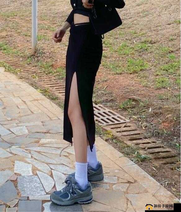 西施开叉裙穿搭的注意事项：长度、材质、场合