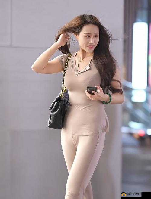 ：美女美妇：奶头大且毛茸茸，你爱了吗？