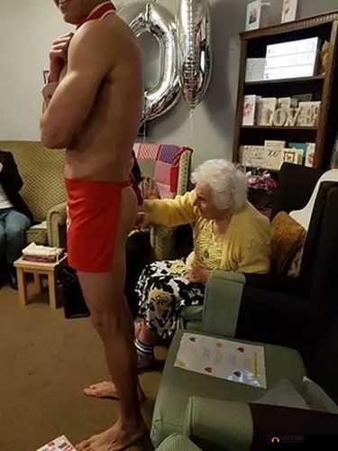 100 岁老太婆裸交引发热议