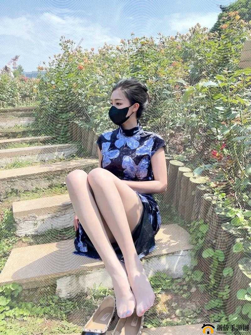 吴梦梦穿旗袍到粉丝家在线播放