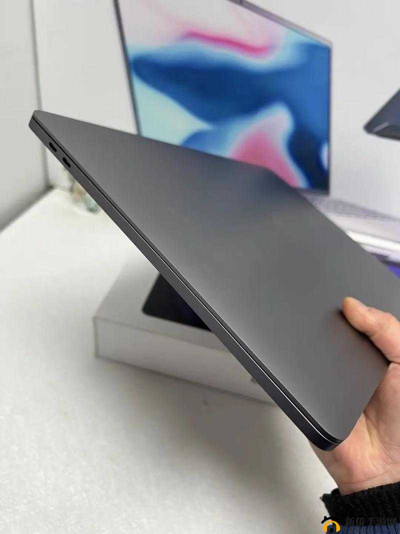 1819 岁 MacBookPro 的外观设计：经典时尚与精湛工艺的完美融合