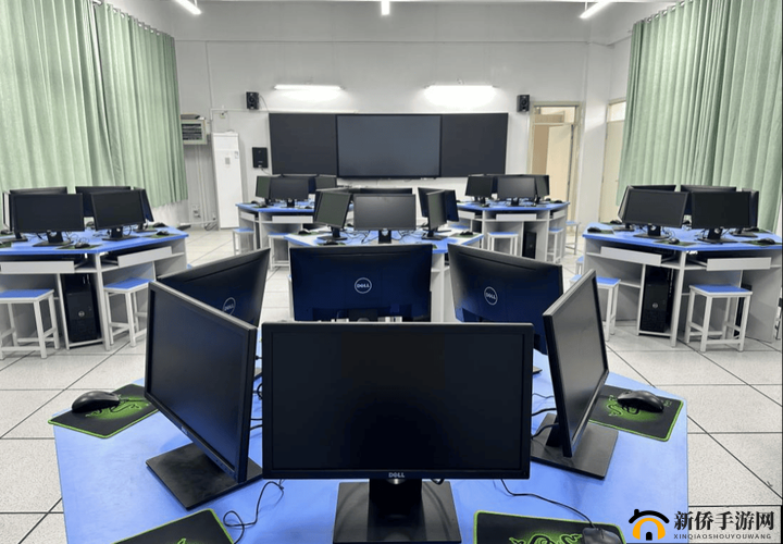 学校教室里可以插自己电脑吗：安全与便利的平衡之道