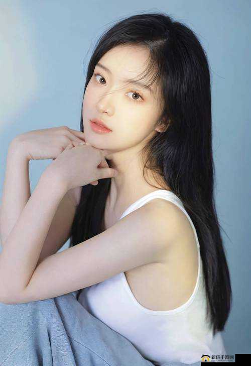 一点遮挡都没有的美女：令人惊艳的极致之美