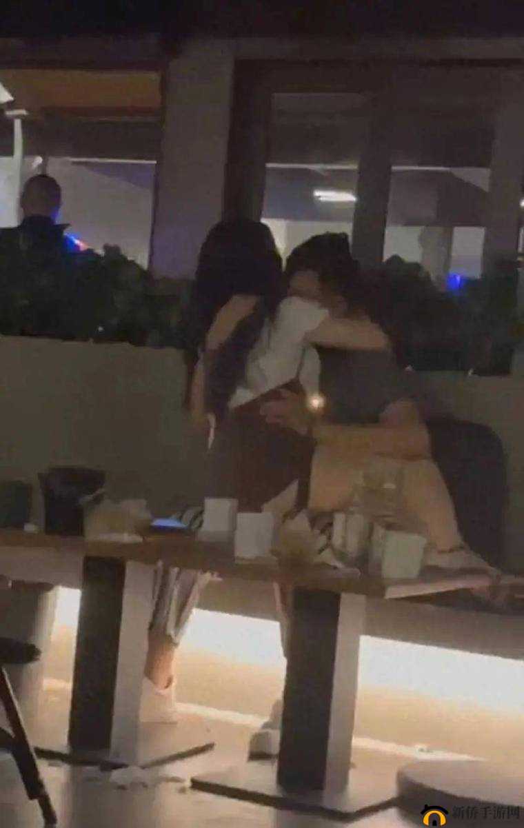 男生与女生激情互动视频：探索情感与欲望的交织