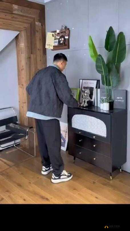 王威班长服装品牌引领时尚潮流新高度