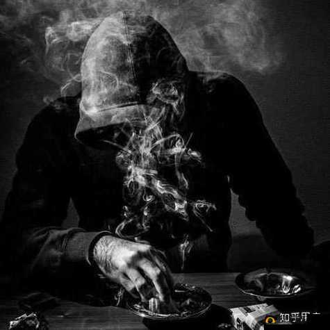 朱开竟被 fenfen 调侃为那忧郁的男人着实有趣