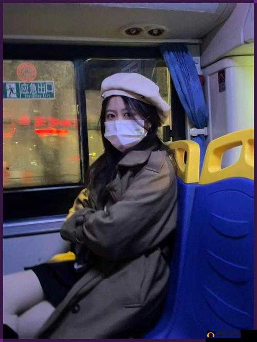 站在公交车里抓着摇曳的手环，你能抓住的究竟是什么？