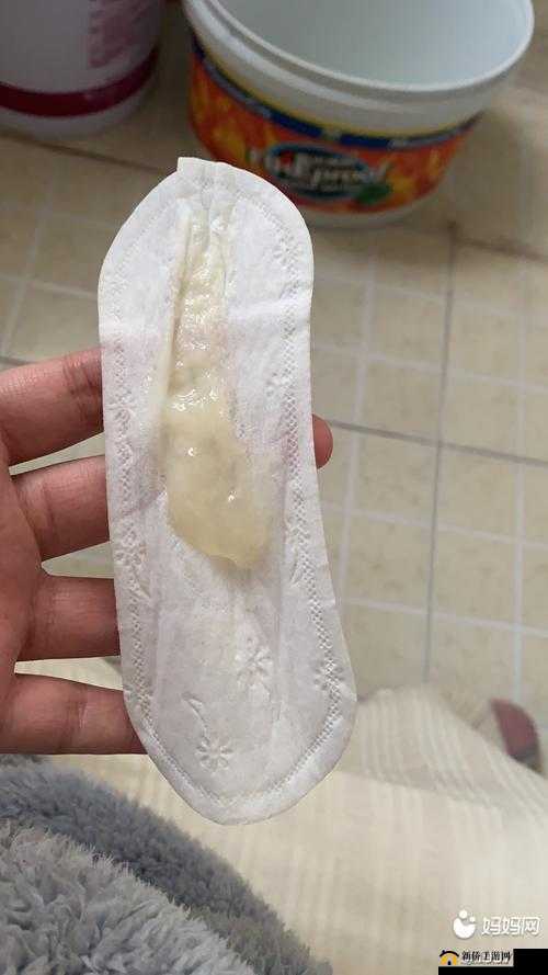 突然掉出来透明的一坨这到底是什么东西呢