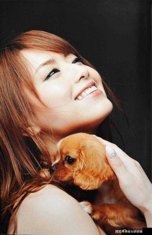 日本吉泽明步人体艺术：艺术与性感的完美结合