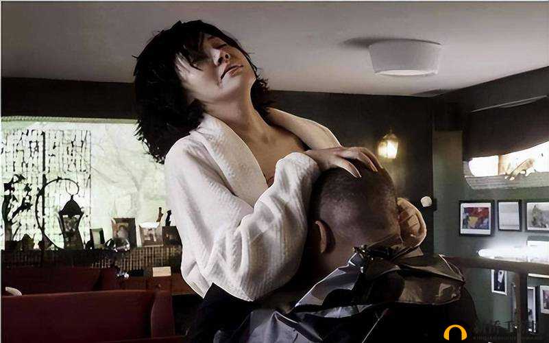 尤物丰满少妇大尺度 AV 激情演绎震撼呈现