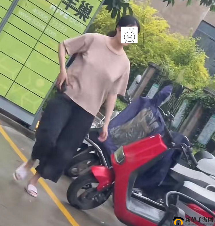 真空下楼取快递被C嗯啊事件引发热议，网友热议背后真相与安全问题