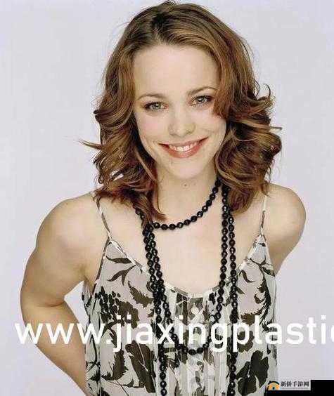 在胶囊旅馆的夜晚为何会向上传递微热？这背后有何特殊原因？