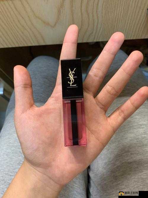 YSL 千人千色 AE86V9 全新演绎潮流风尚