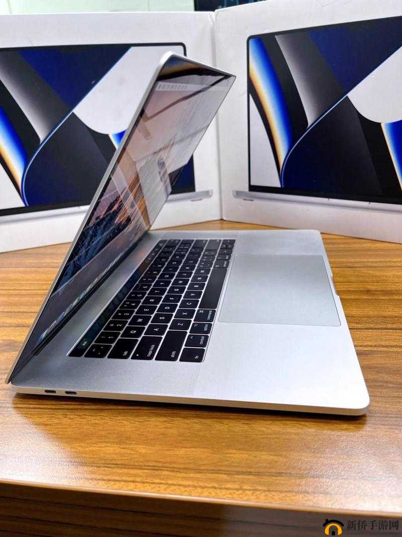 18 岁的 MacBook Pro 高清功能尽显卓越魅力