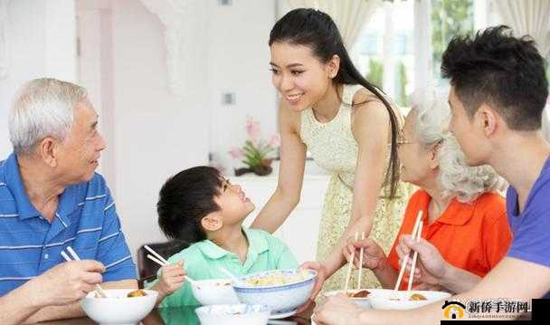 父母儿女一家换着日：别样家庭温馨日常