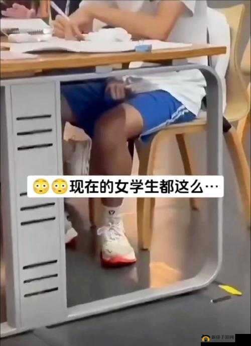 在学校摸女同桌内裤会有什么后果？